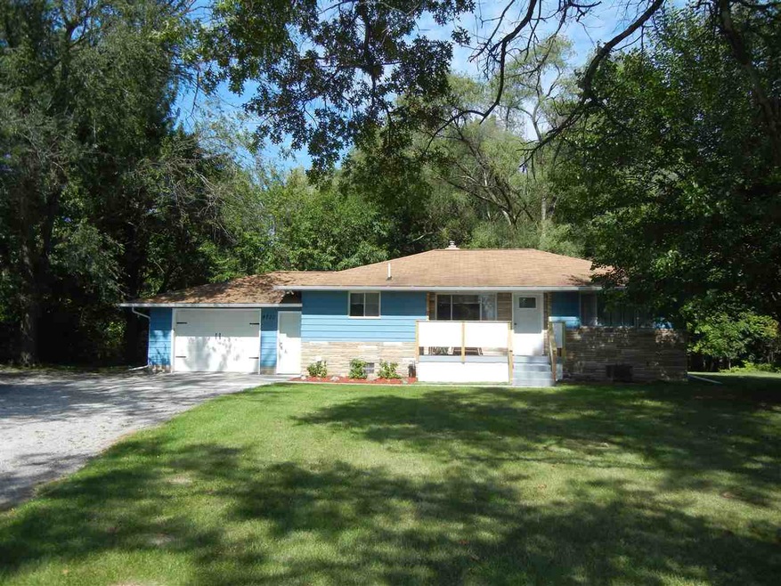 4712 Isabella St, Midland, MI 48640 - photo 1