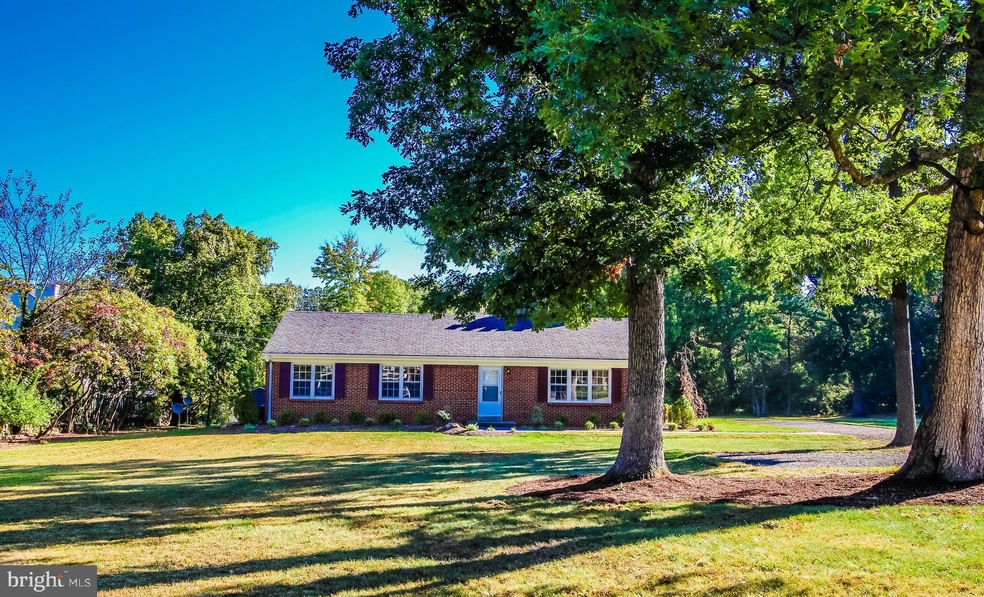 43418 Mountain View Dr, Chantilly, VA 20152 - photo 1