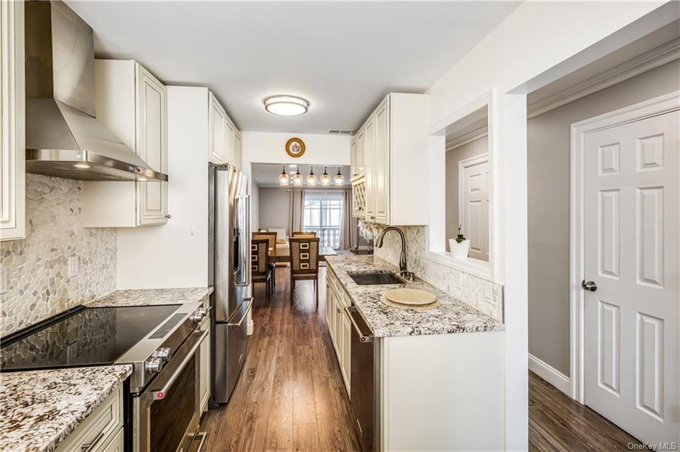 107 Buckingham Ct, Pomona, NY 10970 - photo 1