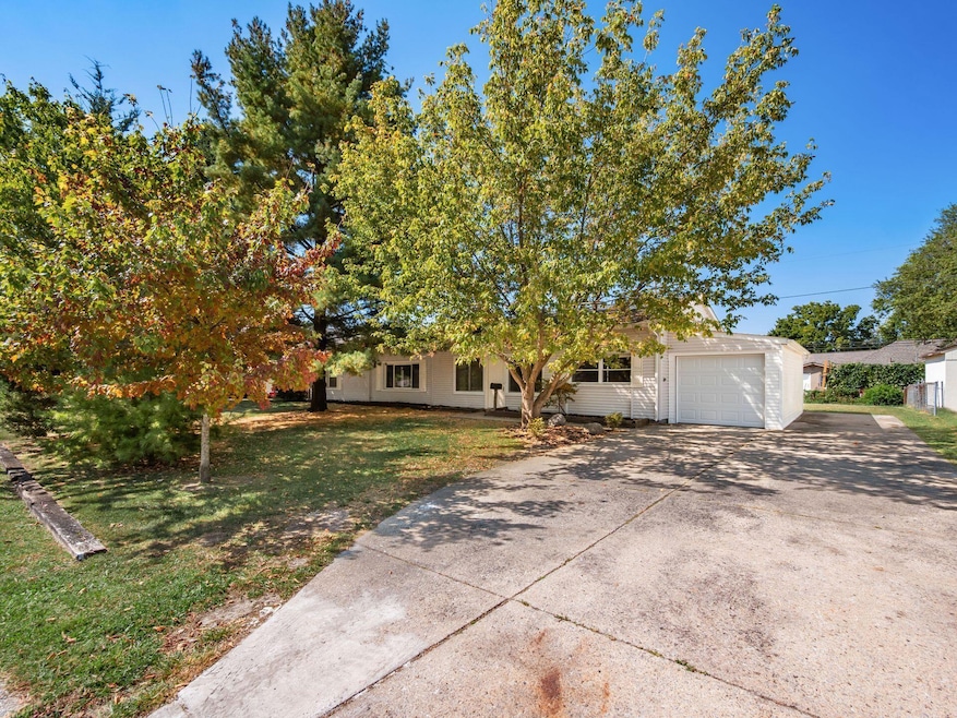 963 Erickson Ave, Columbus, OH 43227 - photo 1