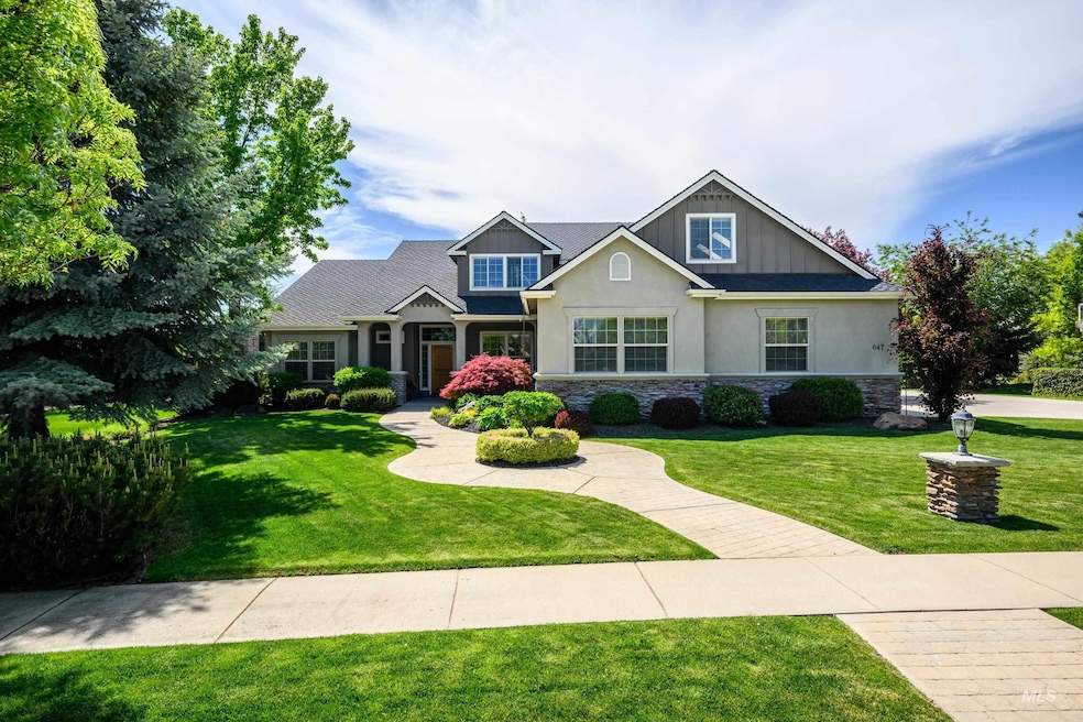 647 W Water Grove Dr, Eagle, ID 83616 - photo 1