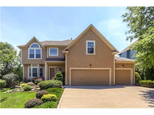 Gorgeous and well maintained landscaping