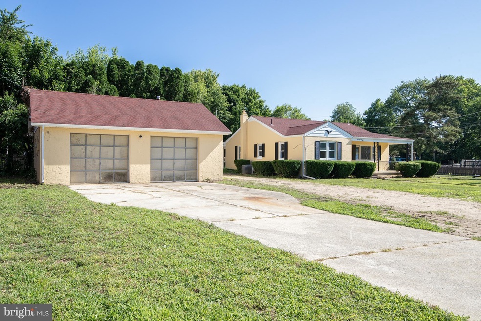 121 E Linden St, Clayton, NJ 08312 - photo 1