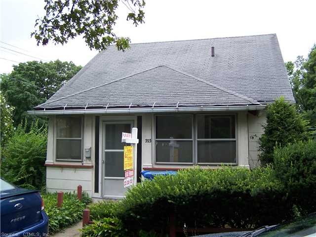 203 Academy Ave, Waterbury, CT 06705 - photo 1