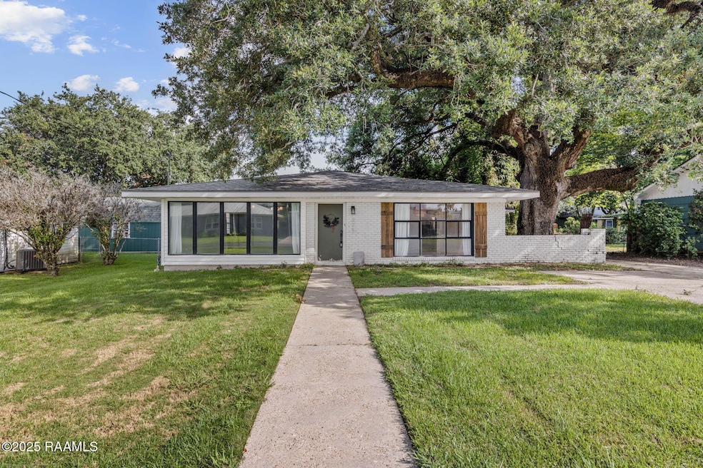 1-web-or-mls-325 Oak St-1