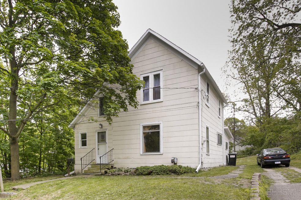 1613 north street-201