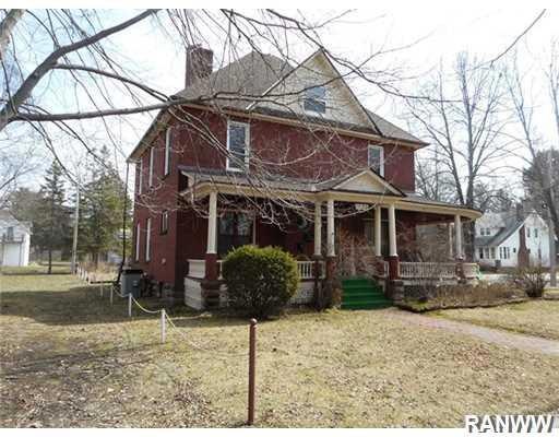 1020 7th St E, Menomonie, WI 54751 - photo 1