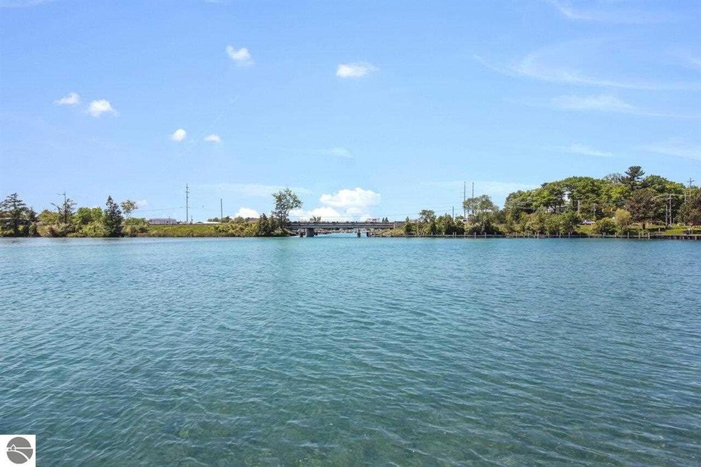 110 Ames St unit 7, Elk Rapids, MI 49629 - photo 1