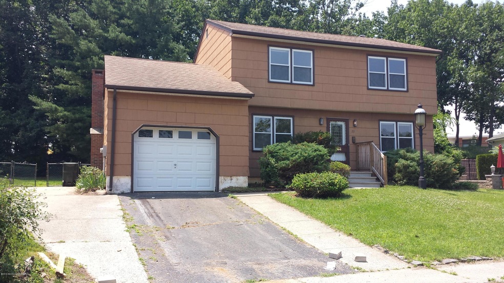 Hazlet Colonial