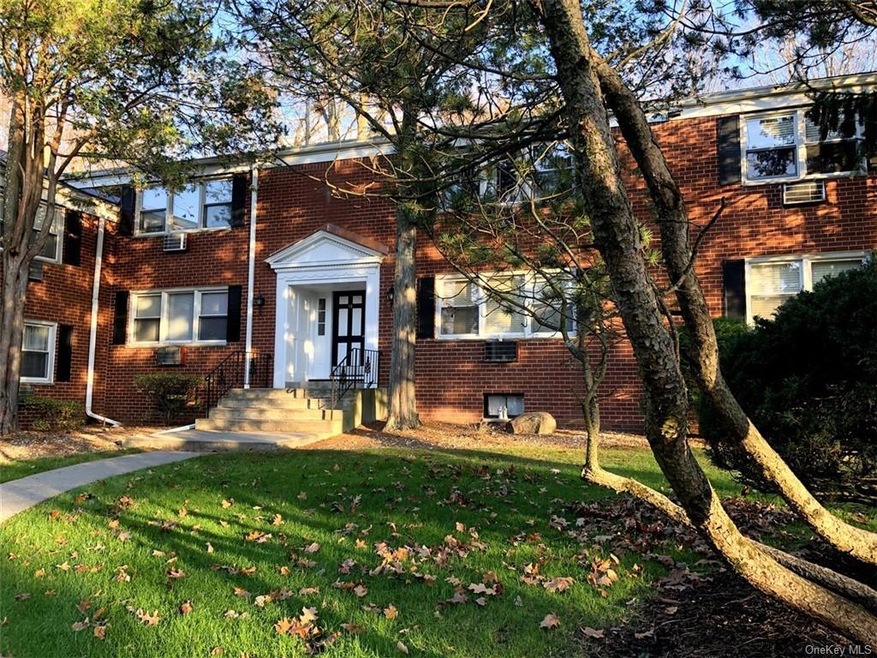 10 Danbury Ct unit 1408, Suffern, NY 10901 - photo 1