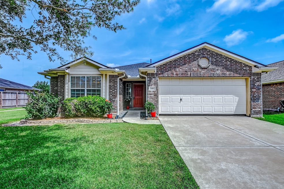 396 Sherandoe Ln, Alvin, TX 77511 - photo 1