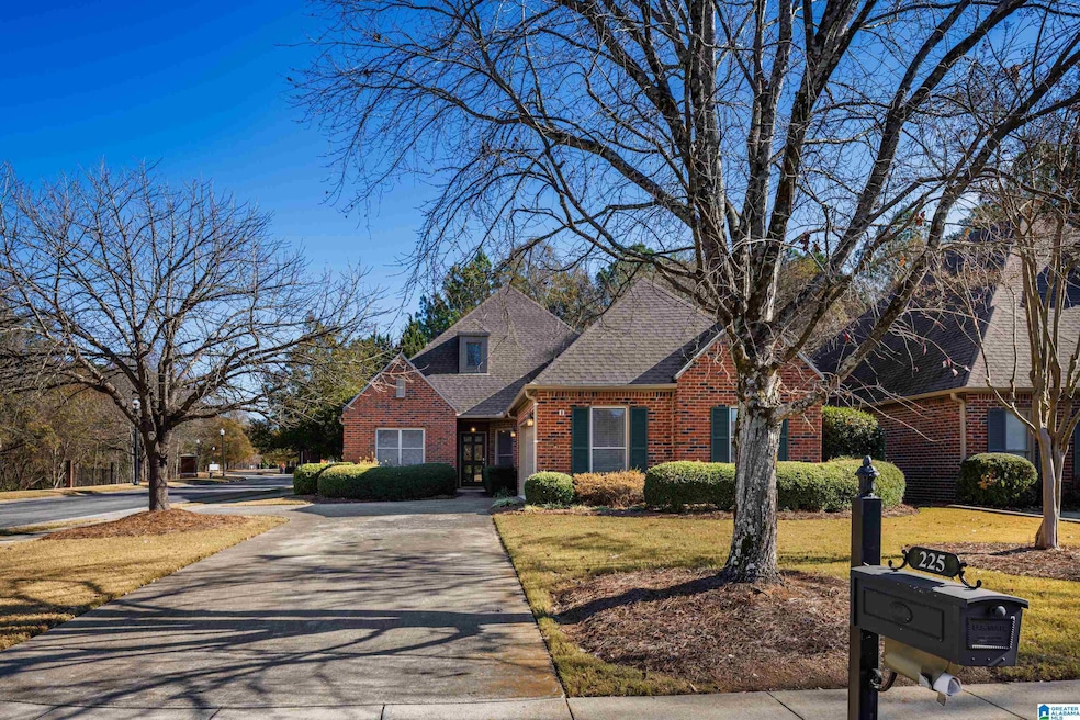 225 University Park Dr, Birmingham, AL 35209 - photo 1