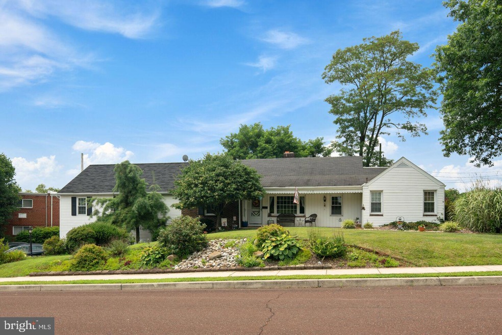 112 Sunnyhill Dr, Souderton, PA 18964 - photo 1