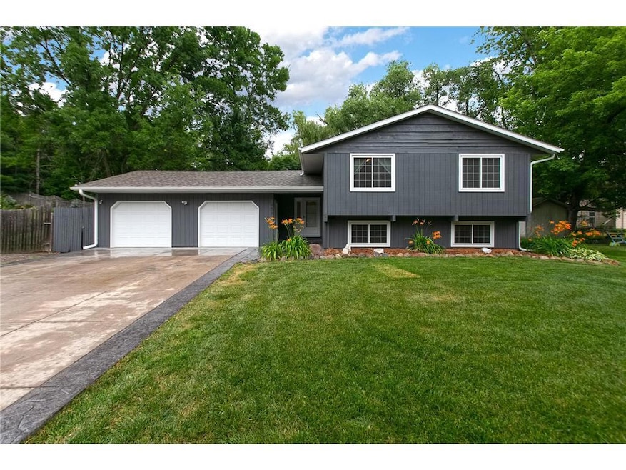 Welcome home to 6858 Yucca Lane N!