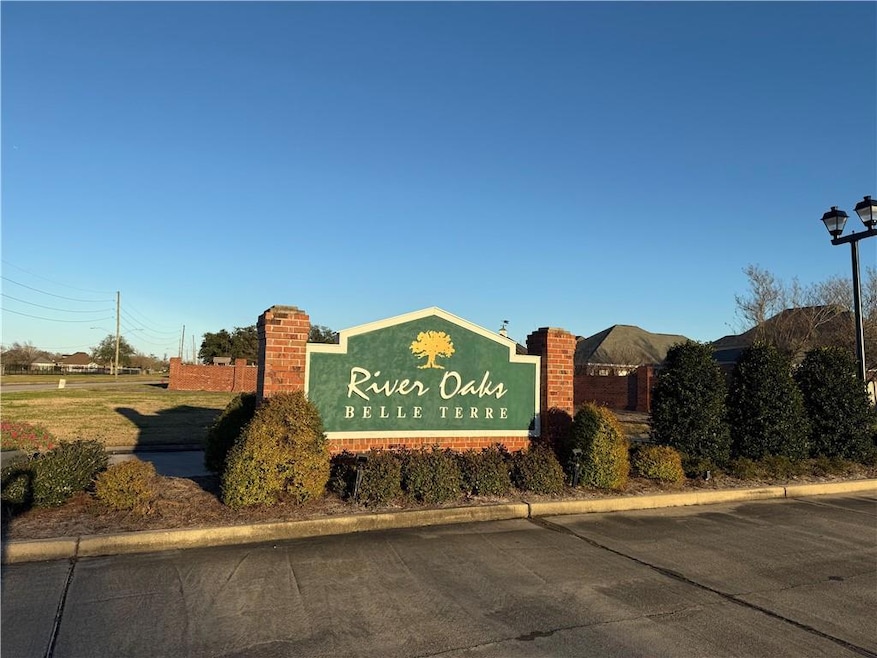 509 Pere Marquette Ct, Laplace, LA 70068 - photo 1