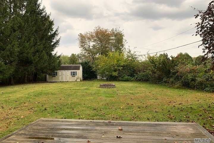 7 Heron Ln, ComMacK, NY 11725 - photo 1