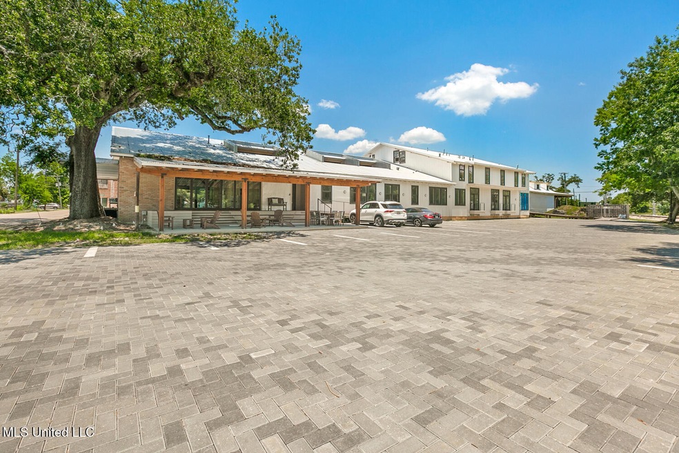 301 S Toulme St unit 103, Bay St. Louis, MS 39520 - photo 1