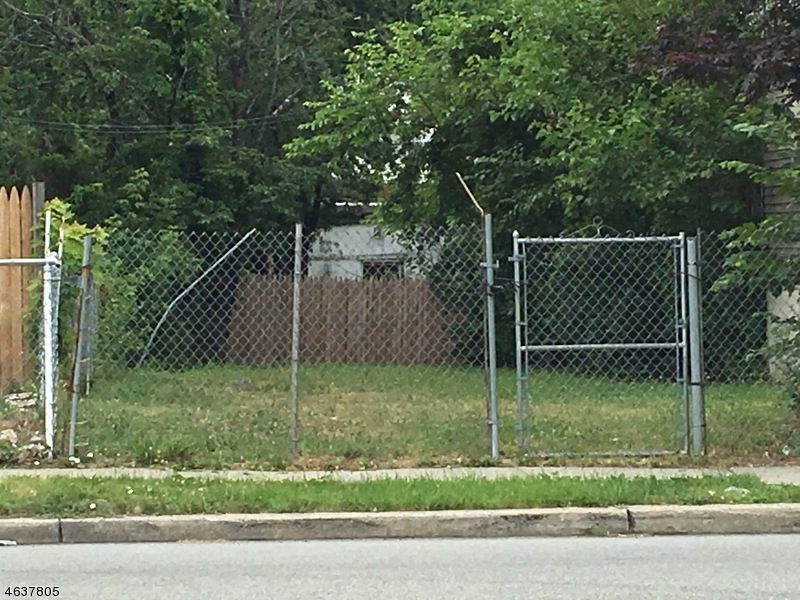 228 Sanford St, East Orange, NJ 07018 - photo 1