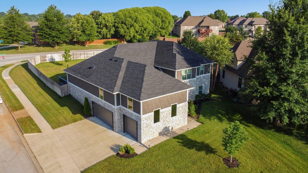 601 N Montclair Way, Nixa, MO 65714 - photo 1