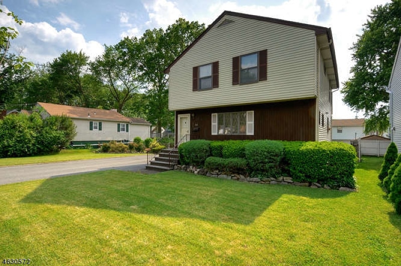 15 Ute Ave, Lake Hiawatha, NJ 07034 - photo 1