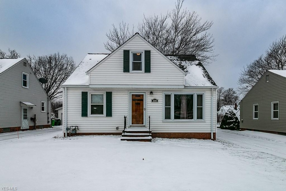 2242 Larchmont Dr, Wickliffe, OH 44092 - photo 1