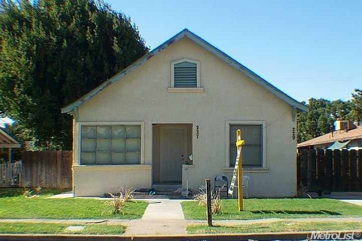 227 Locust St, Turlock, CA 95380 - photo 1