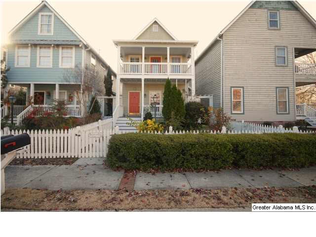 Welcome to 115 Lake Davidson Lane! One of few unit