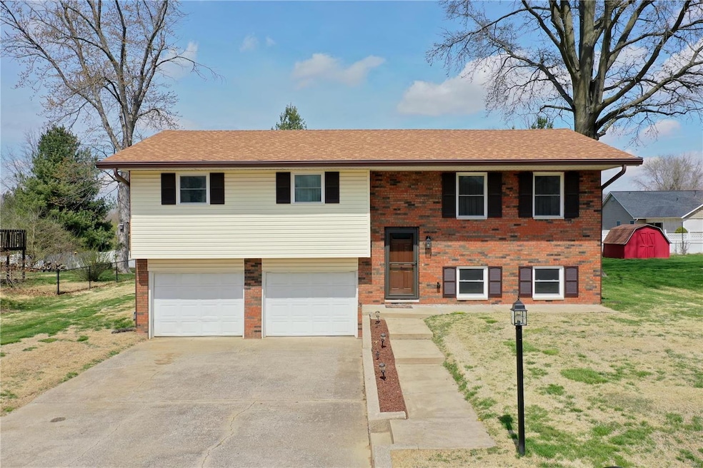 408 Bauer Ln, Maryville, IL 62062 - photo 1