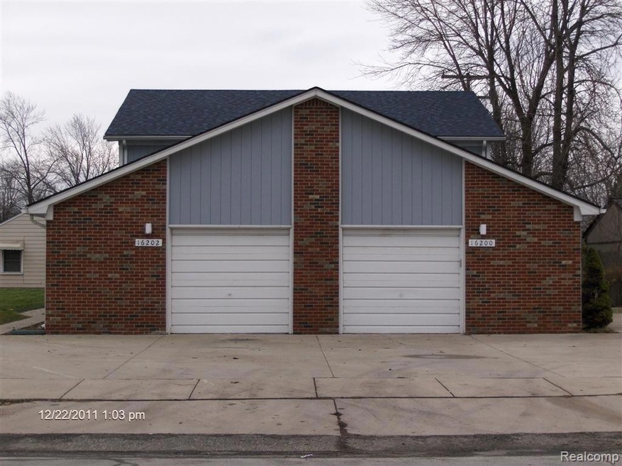 16200 E 11 Mile Rd, Roseville, MI 48066 - photo 1