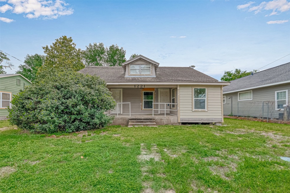 1221 Mathis St, Houston, TX 77009 - photo 1