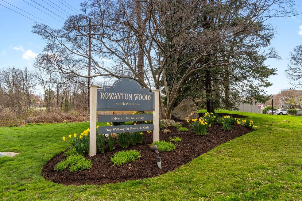72 Rowayton Woods Dr unit 72, Norwalk, CT 06854 - photo 1