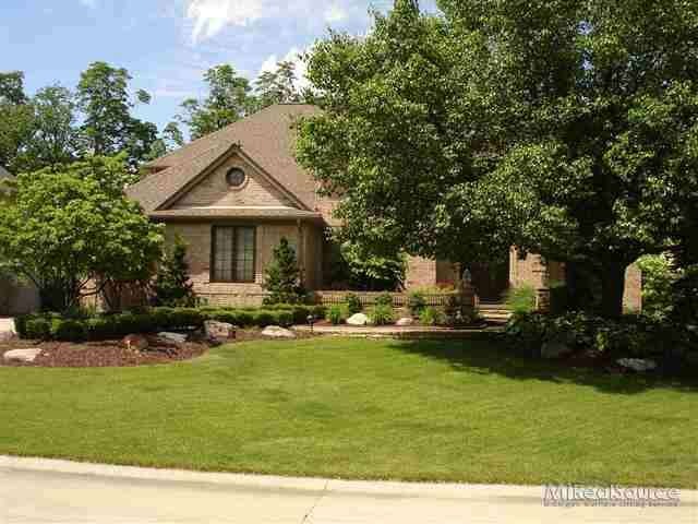 3680 Merriweather Ln, Rochester Hills, MI 48306 - photo 1
