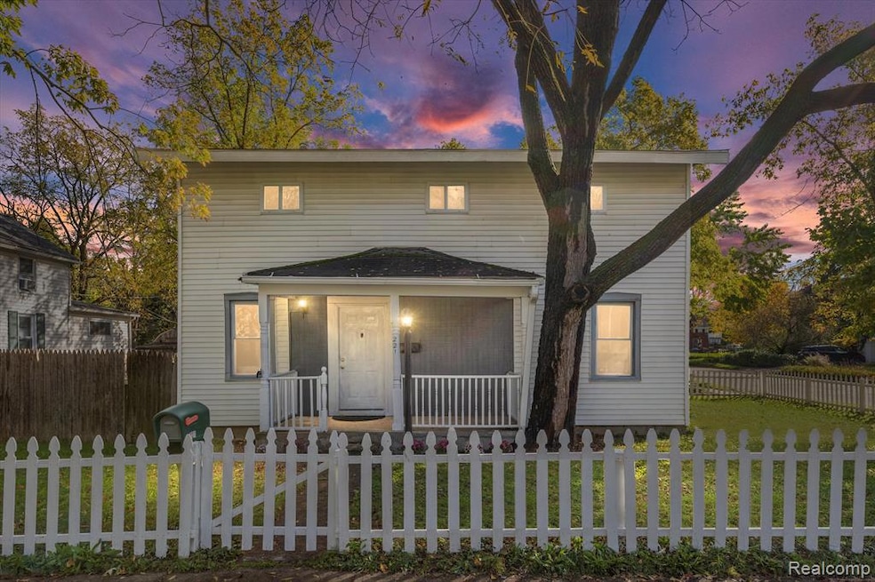 For Sale $275,000 • Co-Listing Agent