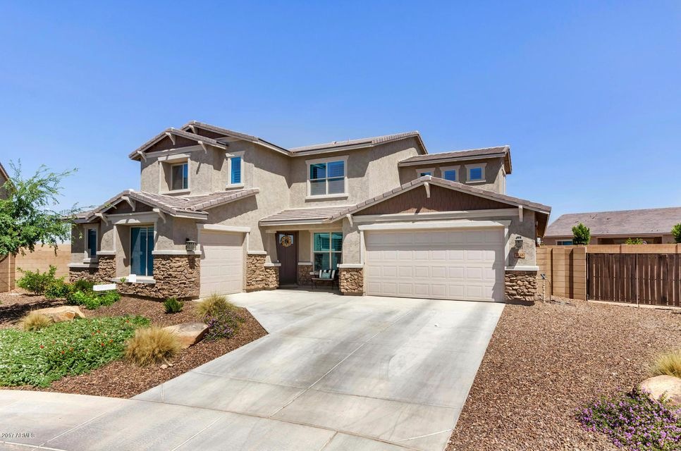 9440 W Robin Ln-large-001-27-Front Exter