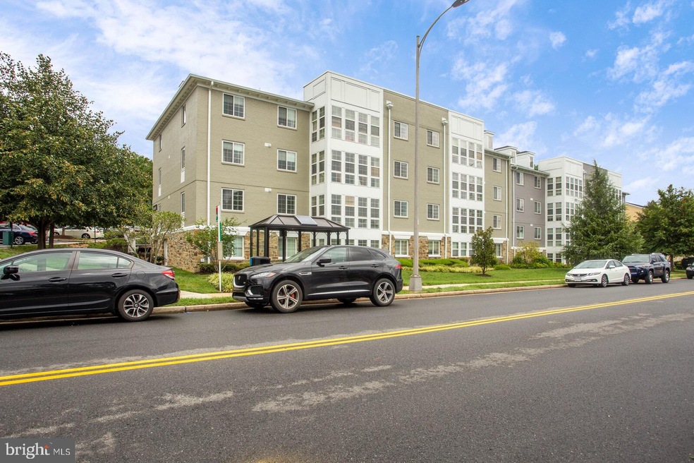 4191 S Four Mile Run Dr unit 104, Arlington, VA 22204 - photo 1