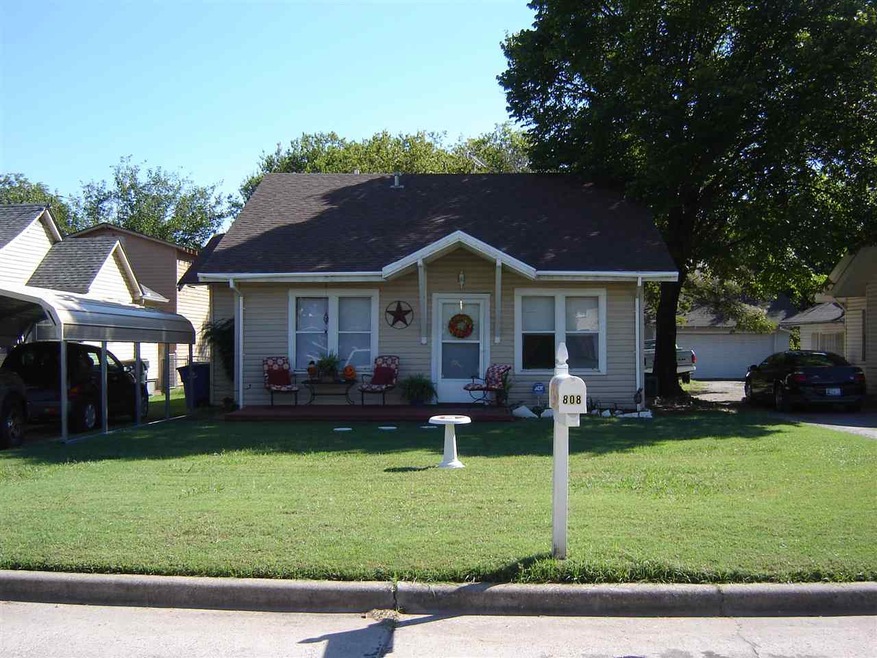 808 W Spruce Ave, Duncan, OK 73533 - photo 1
