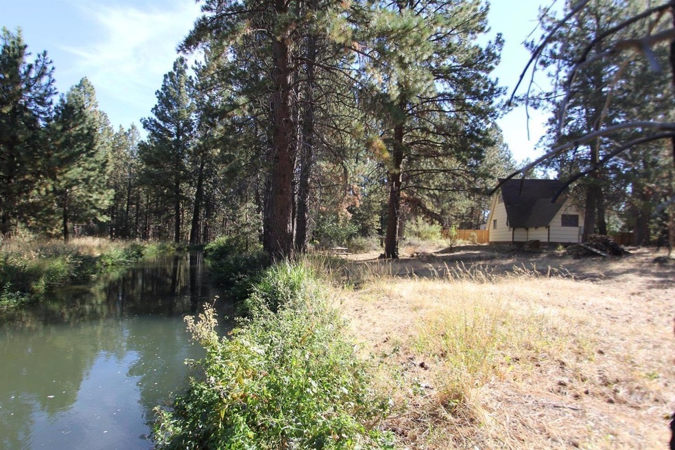 19600 Manzanita Ln, Bend, OR 97702 - photo 1