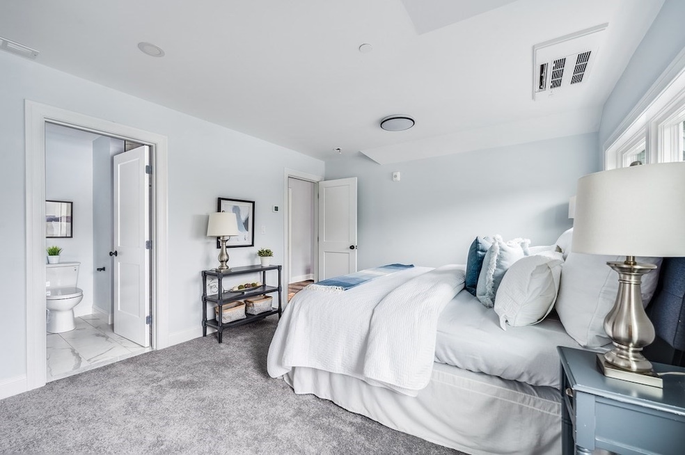 451 Essex St unit 2, Beverly, MA 01915 - photo 1