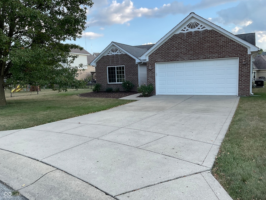 65 Dunn Ct, Trafalgar, IN 46181 - photo 1