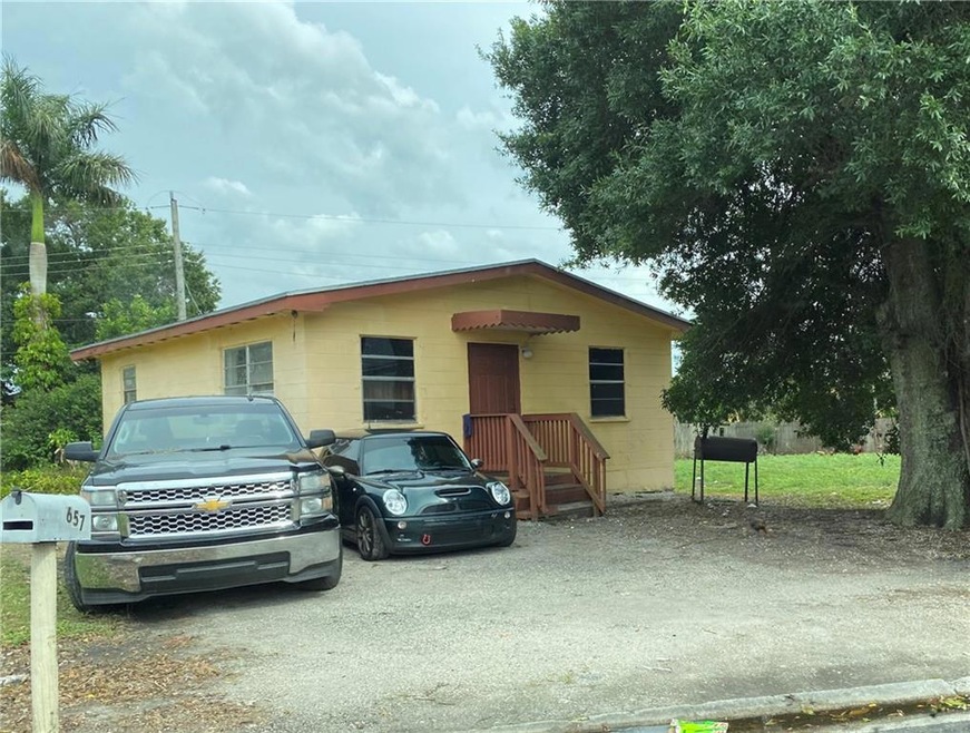 657 SW 9th St, Belle Glade, FL 33430 - photo 1