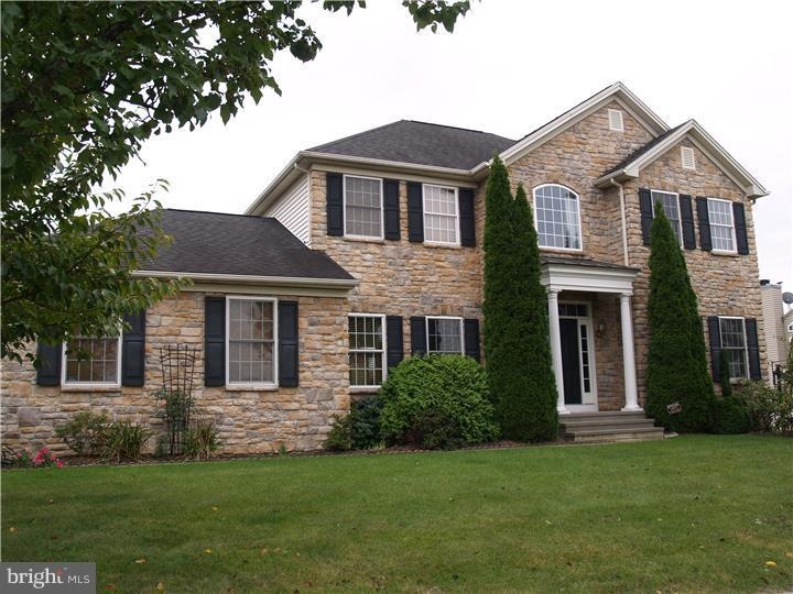 3950 Mountain View Ave, Easton, PA 18045 - photo 1