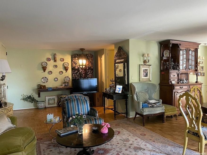 The Carlyle unit 2H, Lawrence, NY 11559 - photo 1