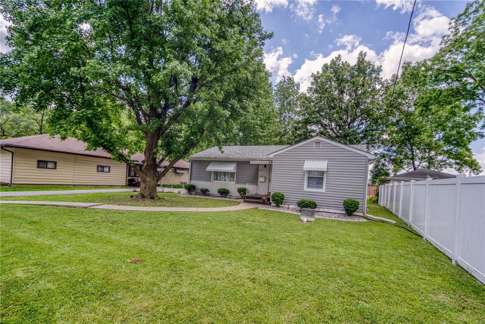 1 Lincoln Ct, Freeburg, IL 62243 - photo 1