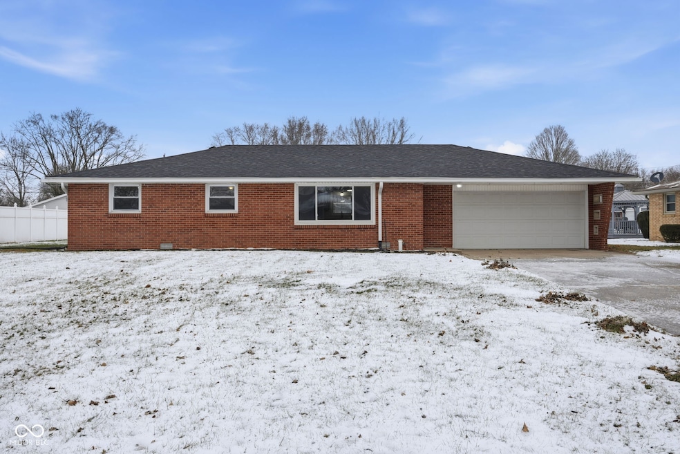 824 Imy Ln, Anderson, IN 46013 - photo 1
