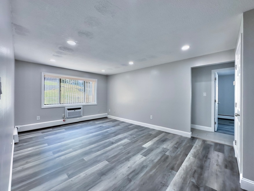 70 Union St unit 12, Methuen, MA 01844 - photo 1