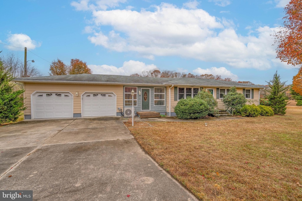 562 Elmer Rd, Bridgeton, NJ 08302 - photo 1