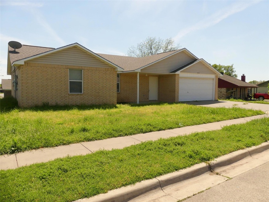 4405 Bobbie Ann Dr, Granbury, TX 76049 - photo 1