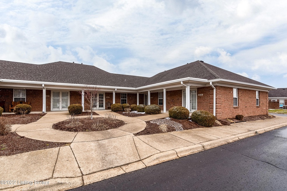 8116 Arthur Goins Blvd unit 8116, Louisville, KY 40228 - photo 1