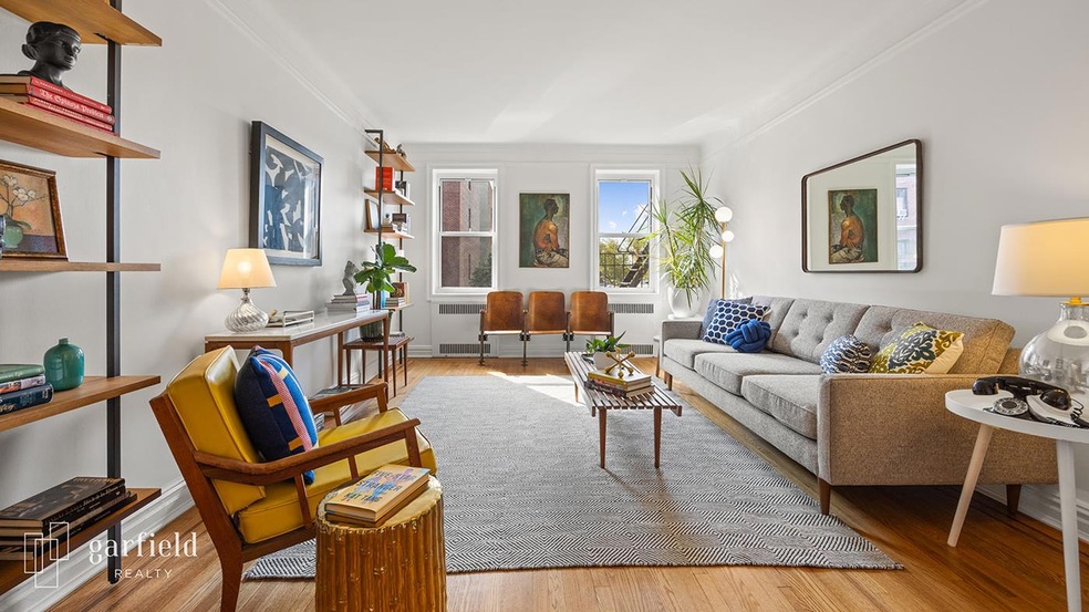 Pending $500,000 • Co-Listing Agent