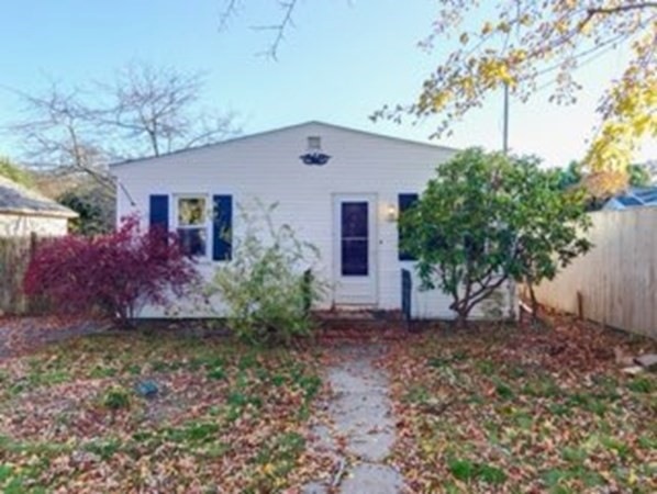 6 Pinehurst St, North Dartmouth, MA 02747 - photo 1